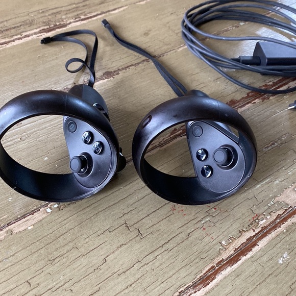 OCULUS QUEST VR GAMING HEADSET - Picture 2 of 6